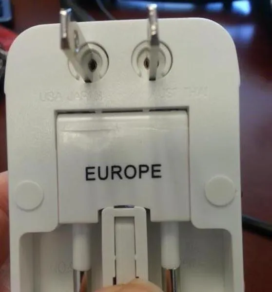 Travel plug adapter