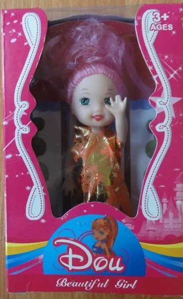 Пластиковая кукла