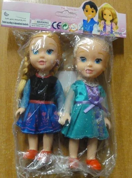 Plastic dolls set