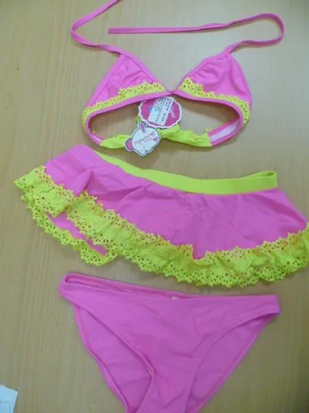 Girl's swimming set