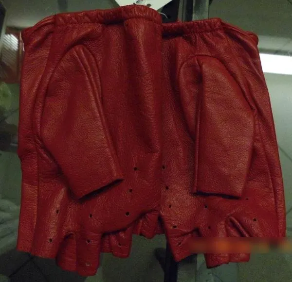 Women's leather gloves