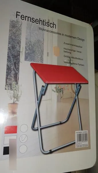 Folding camping table