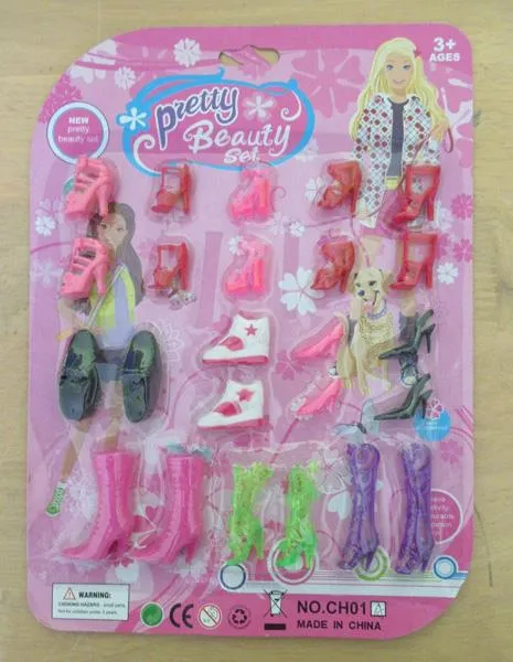 Set of footware for plastic doll