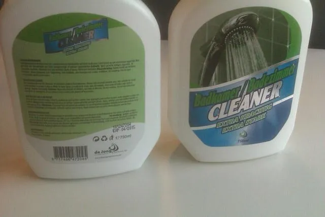 Чистящее средство «Badkamer cleaner extra krachtig»