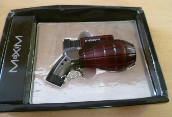 Сувенирная зажигалка