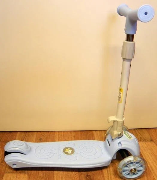 Toy scooter