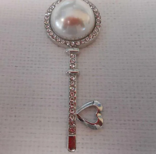 Fancy-dress jewellery