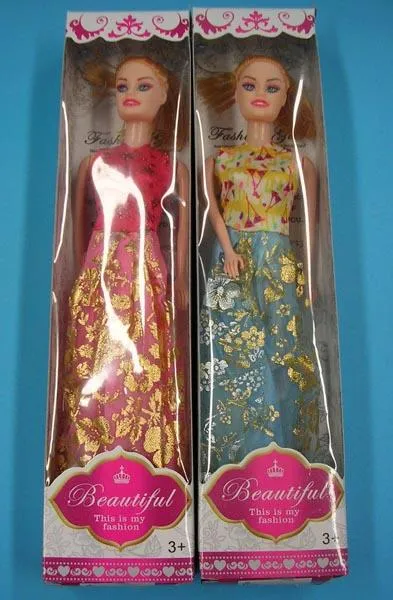 Пластиковая кукла