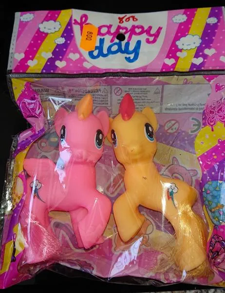 Набор пластиковых игрушек