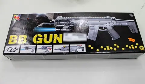 Plastic toy gun