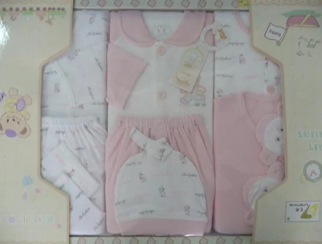 Set of babies’ garments