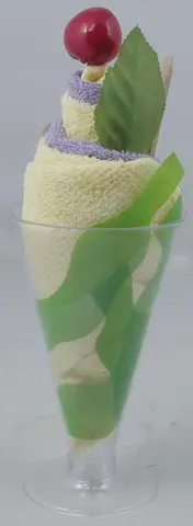 Полотенца с украшением