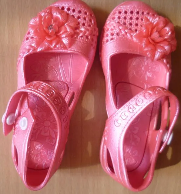 Girls’ shoes