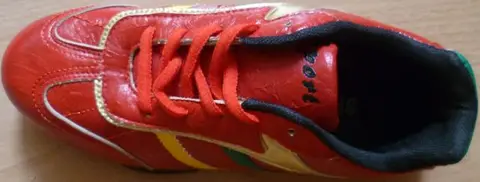 Ladies’ sports shoes