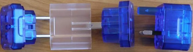 Travel plug adaptor