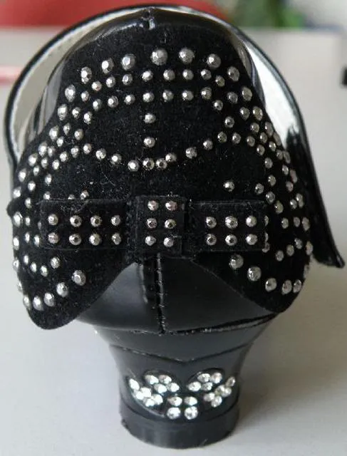 Girls' shoes
