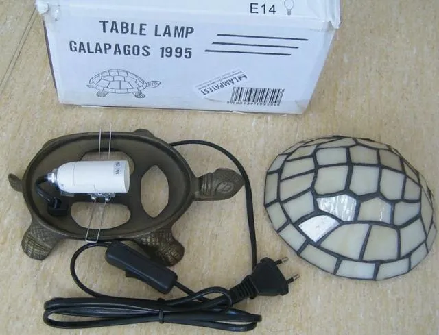 Настольная лампа