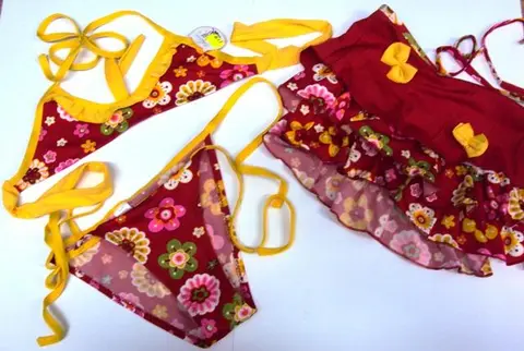 Девичий купальник из трех частей