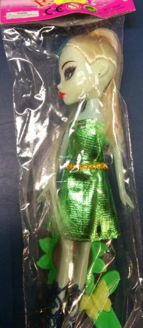 Пластиковая кукла