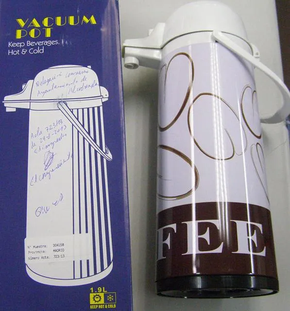 Thermos flask with pump