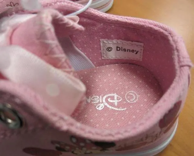 Girls' shoes